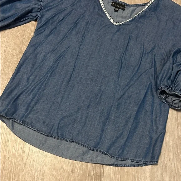 Bombeau Oversized Chambray 3/4 Floral Embroidered Puffed Sleeve Top Sz XS - Picture 7 of 7